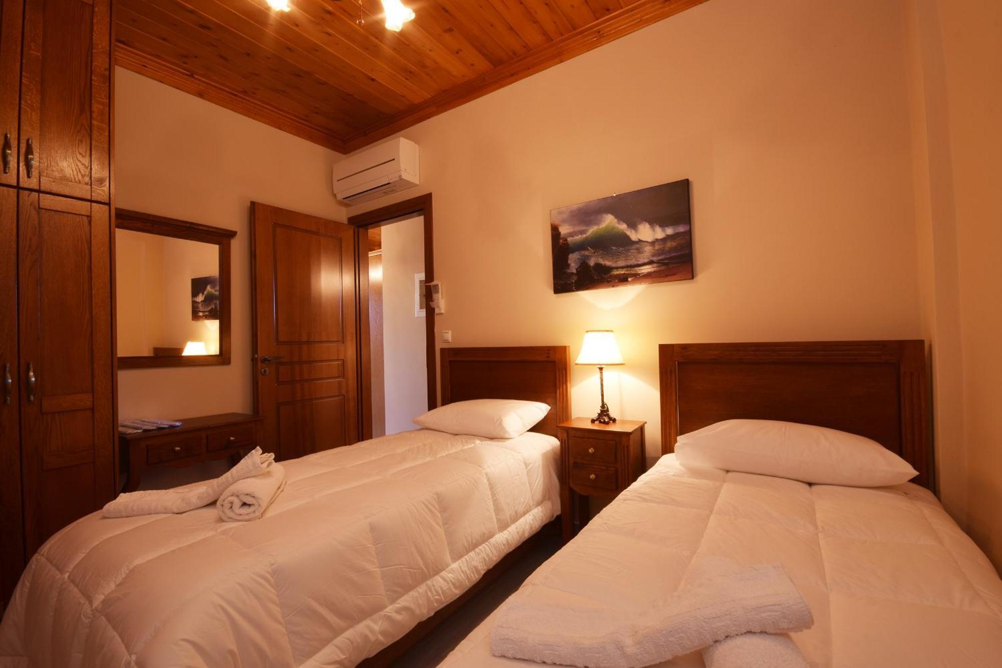 Driopes Villas โคโรนิ ภายนอก รูปภาพ