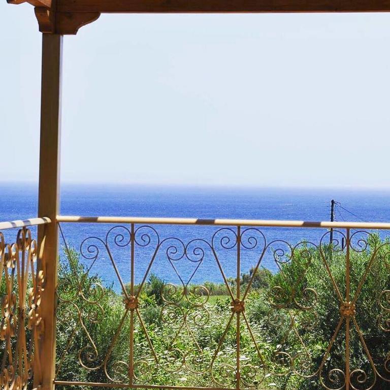 Driopes Villas โคโรนิ ภายนอก รูปภาพ